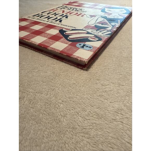 Better Homes And Gardens Junior Vintage Hardcover Cook Book - Picture 4 of 8